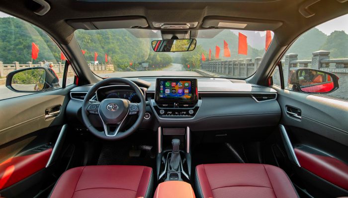 Màn hình hiển thị đa thông tin 12.3-inch, nút bấm khởi động, phanh tay điện tư, cổng sạc USB-C, Camera 360