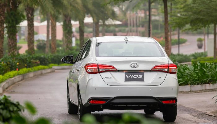 Cụm đèn sau: Công nghệ LED cùng dải đèn định vị